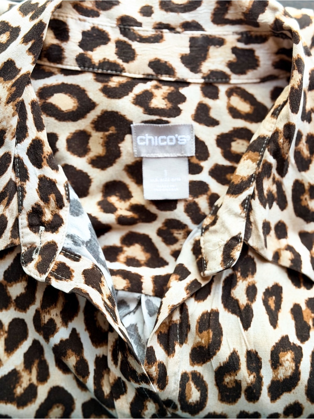 Chico’s Leopard Animal Print Button Down Shirt Modal Rayon Stretch Size 1/M EUC - Picture 8 of 9